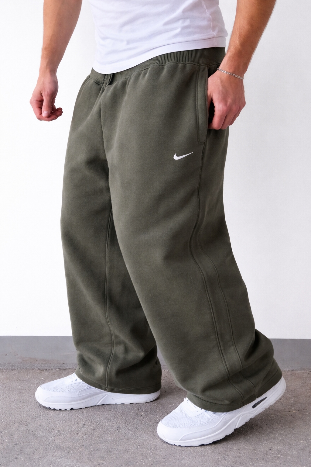 Calças Nike em oferta limitada