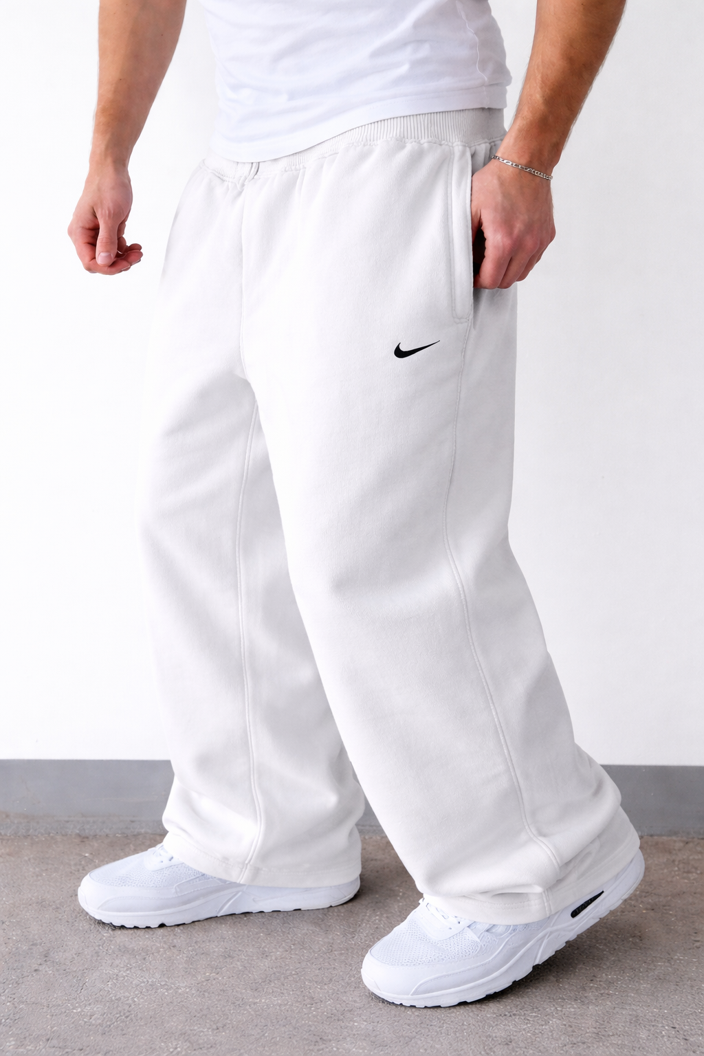 Calças Nike em oferta limitada