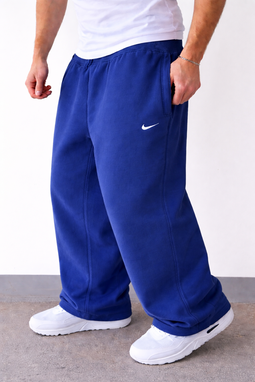 Calças Nike em oferta limitada