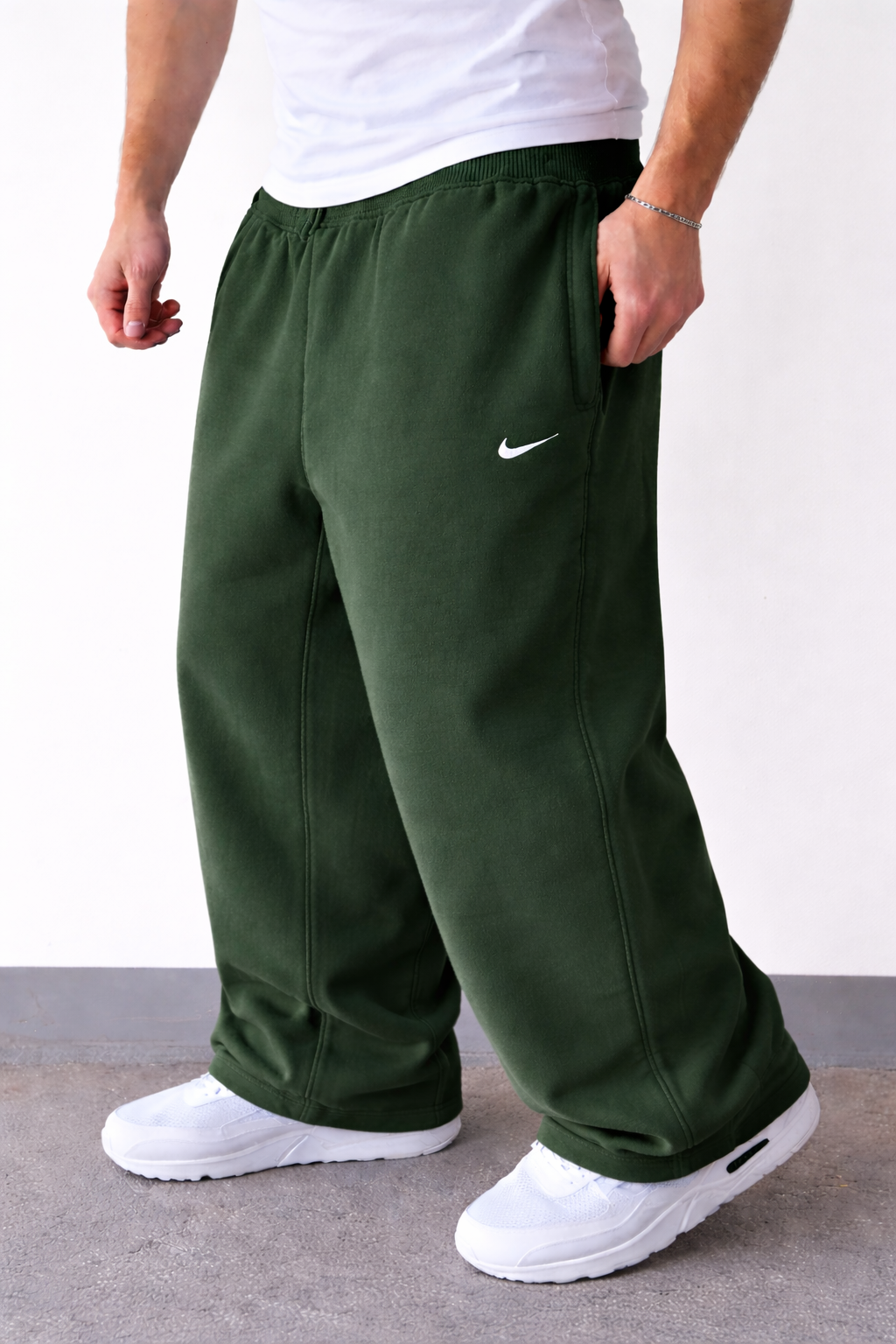 Calças Nike em oferta limitada