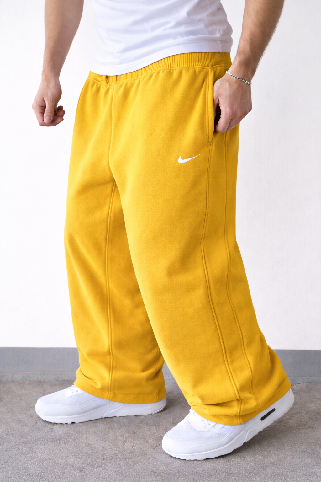 Calças Nike em oferta limitada